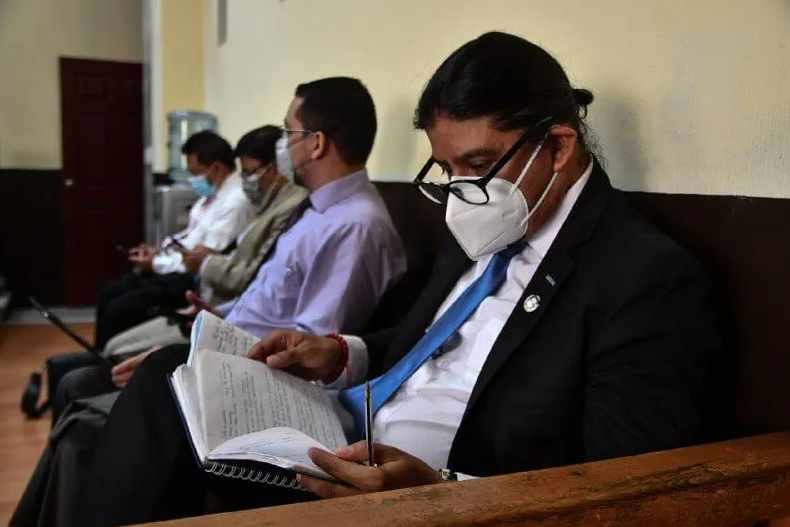  Manuel Farfán, director de Famdegua y querellante en el caso Diario Militar, en una de las audiencias. Foto Nelton Rivera 